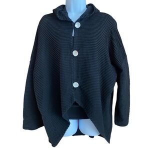 Black Ribbed Hooded Cape with Seashell Type Buttons, Women’s FS(Free Size)